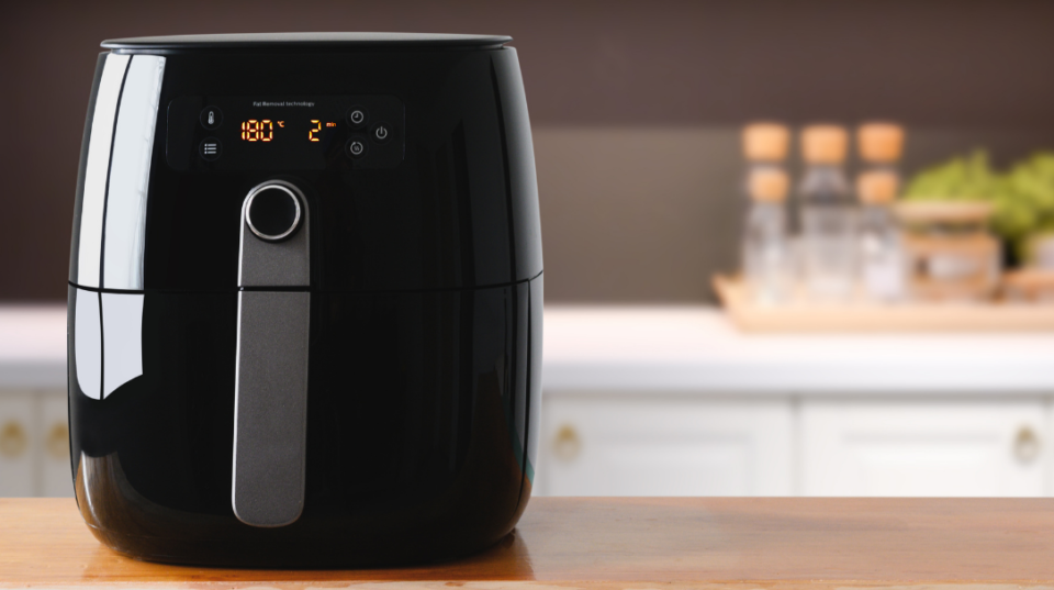 Airfryer készülék a konyhában